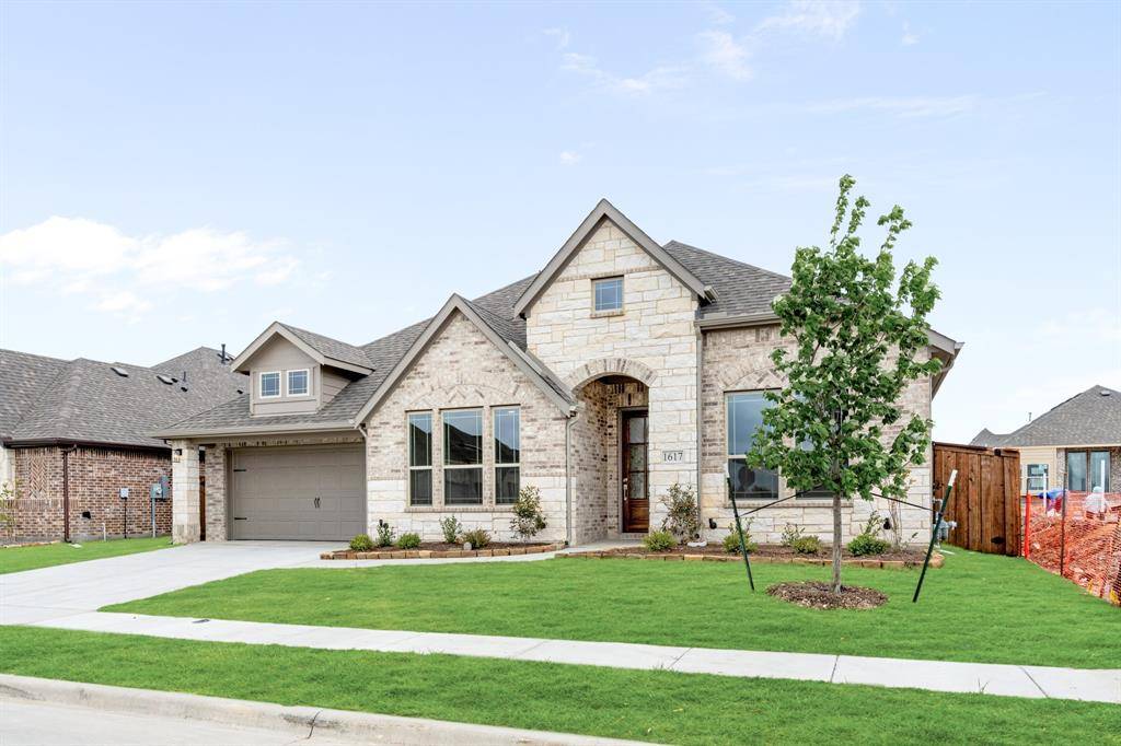 1617 Community Drive, Cedar Hill, TX 75116