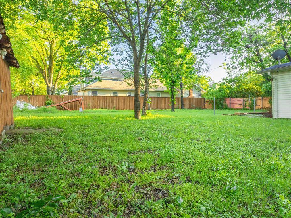 824 Elsbeth Street, Dallas, TX 75208