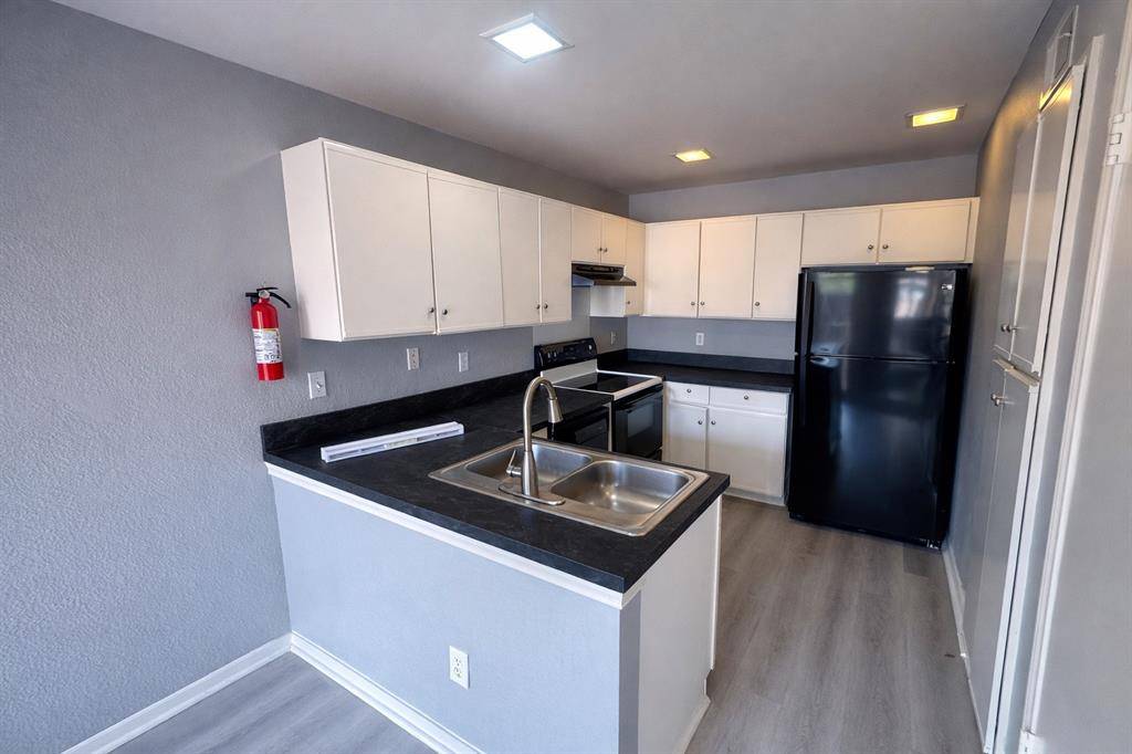 551 Ranch Trail #197, Irving, TX 75063