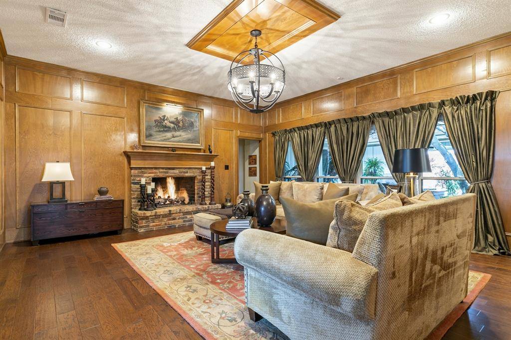 10019 Hickory Crossing, Dallas, TX 75243