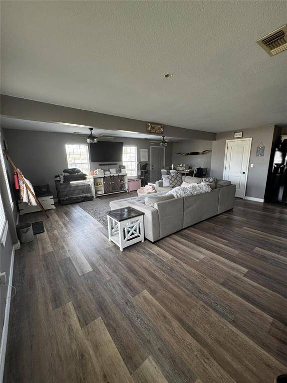 909 N 10th Street, Albany, TX 76430