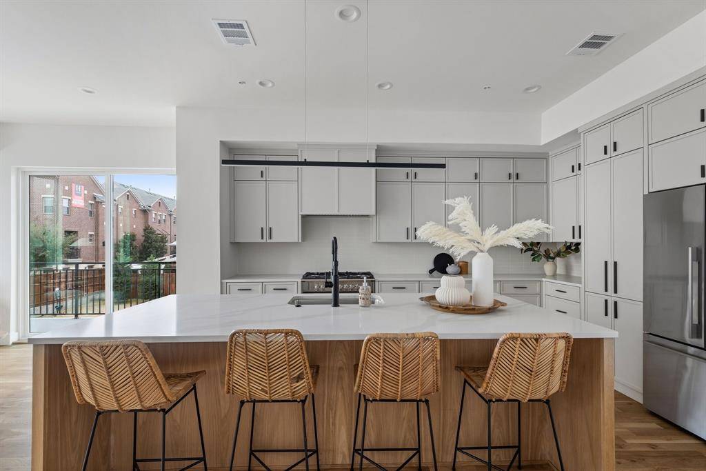 4330 Dickason Avenue #101, Dallas, TX 75219