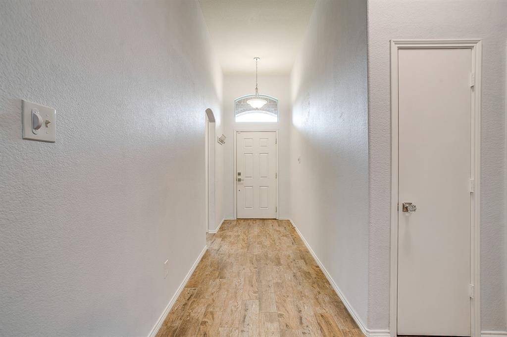 1201 Eastwick Drive, Arlington, TX 76002