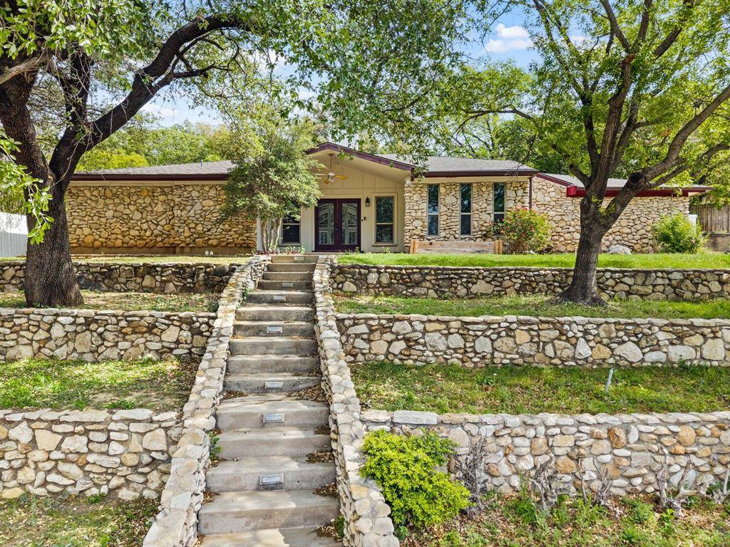 405 Chandler Lake Road, Fort Worth, TX 76103
