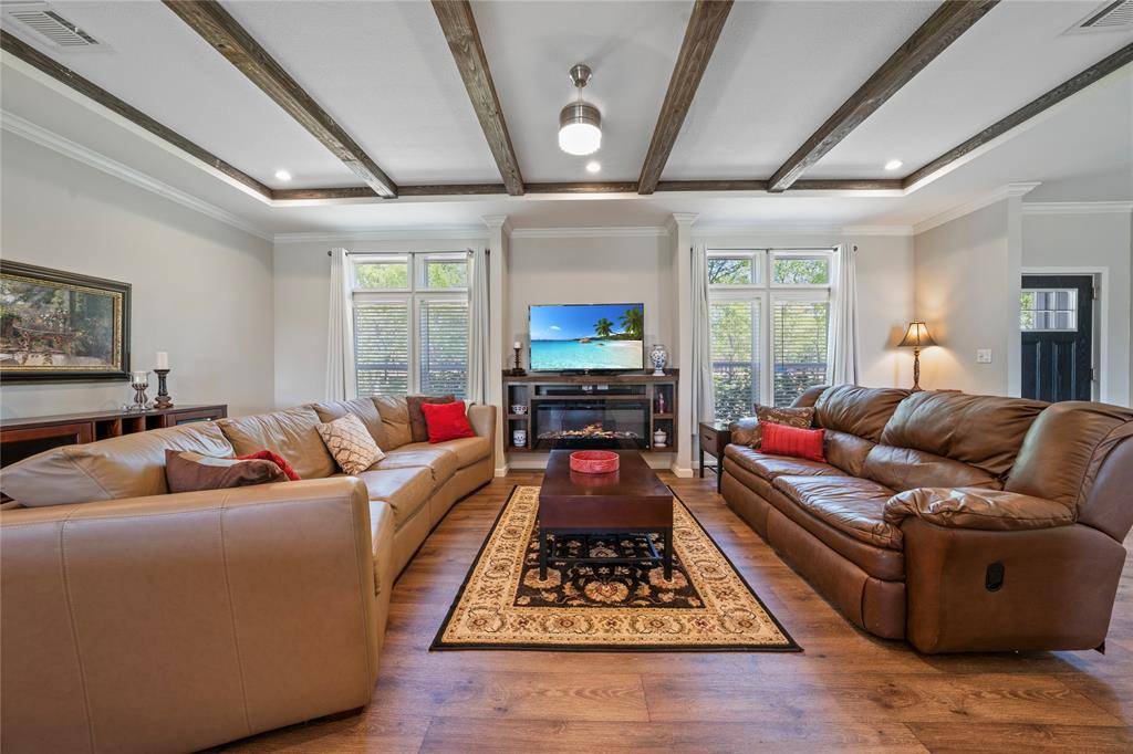 126 County Road 118, Whitesboro, TX 76273