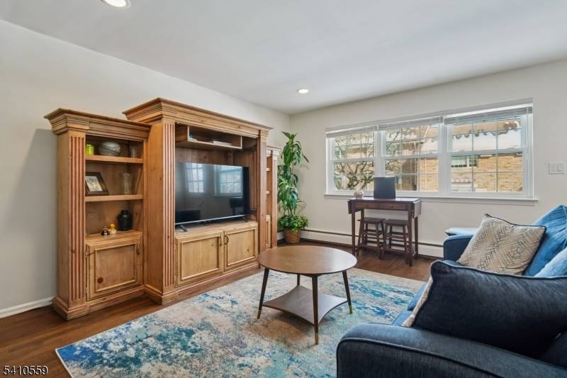 320 South St #1D, Morristown Town, NJ 07960