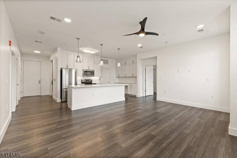 450 Springfield Ave #203, Berkeley Heights Twp., NJ 07922