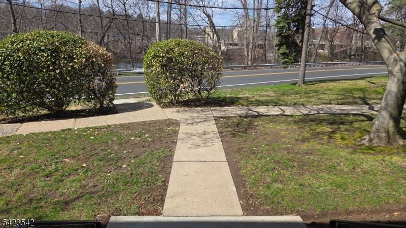 145 River Drive #145, Elmwood Park Boro, NJ 07407