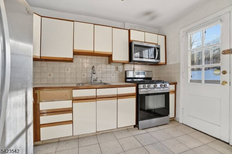 145 River Drive #145, Elmwood Park Boro, NJ 07407