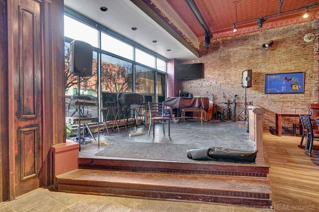 210 Huron Ave. AVE, Port Huron, MI 48060