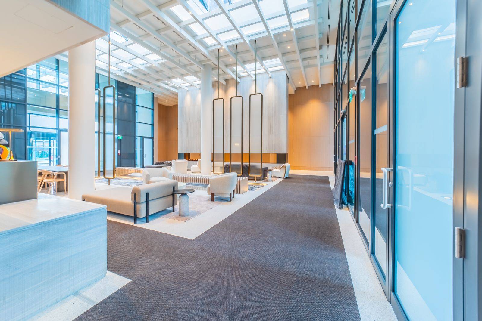 195 Commerce ST #716, Vaughan, ON L4K 0P9