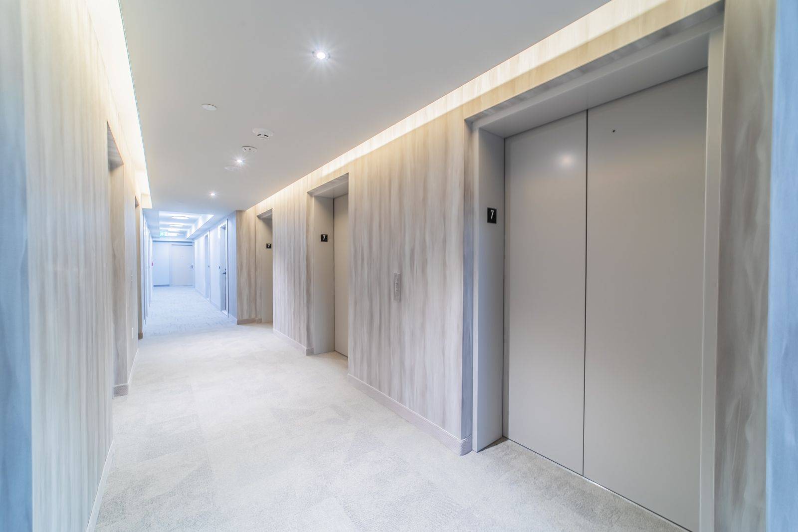 195 Commerce ST #716, Vaughan, ON L4K 0P9