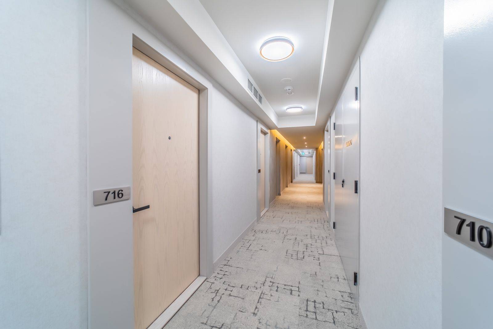 195 Commerce ST #716, Vaughan, ON L4K 0P9