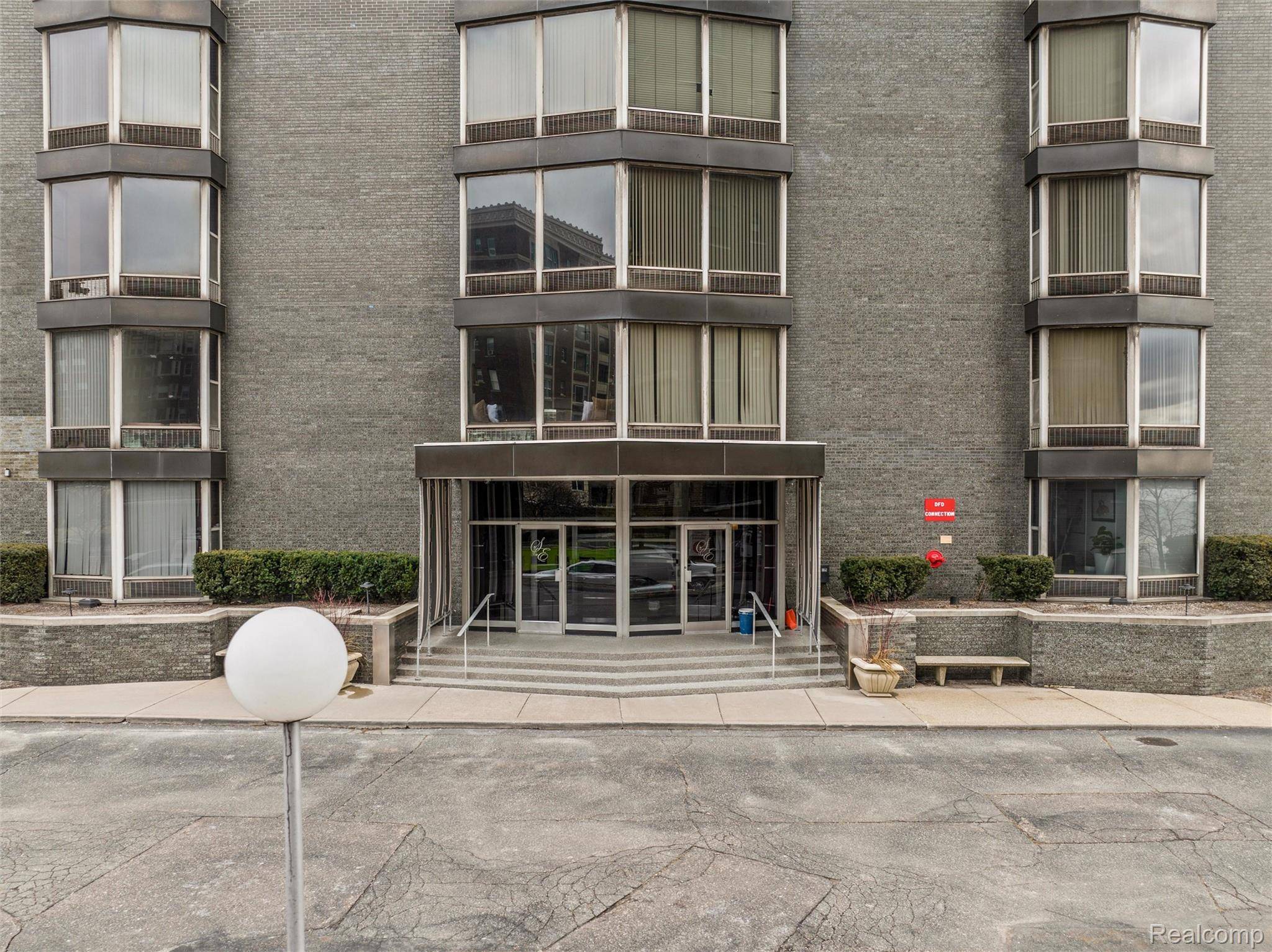 8200 E Jefferson AVE #506, Detroit, MI 48214