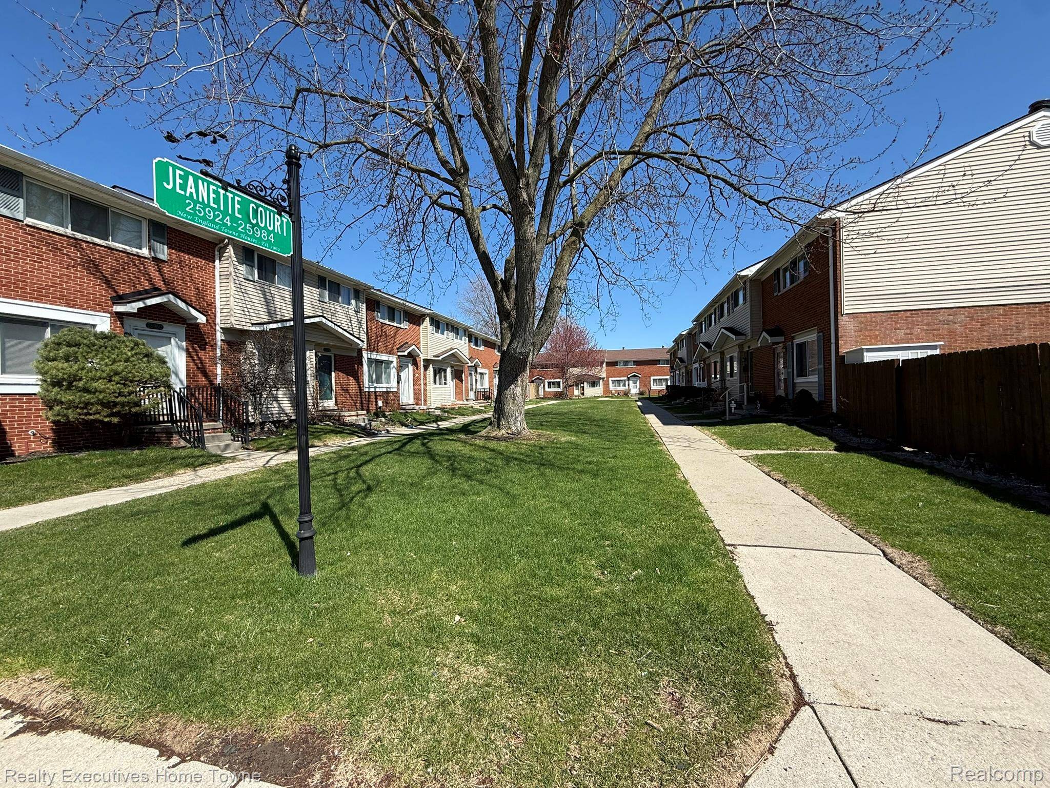 25968 Jeanette, Roseville, MI 48066