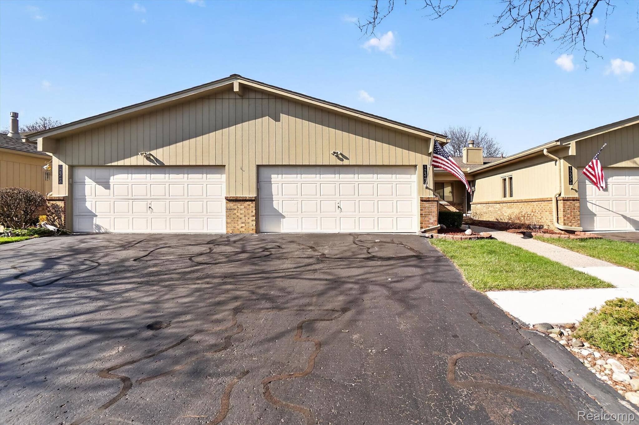 12342 Pinecrest DR, Plymouth Charter Township, MI 48170