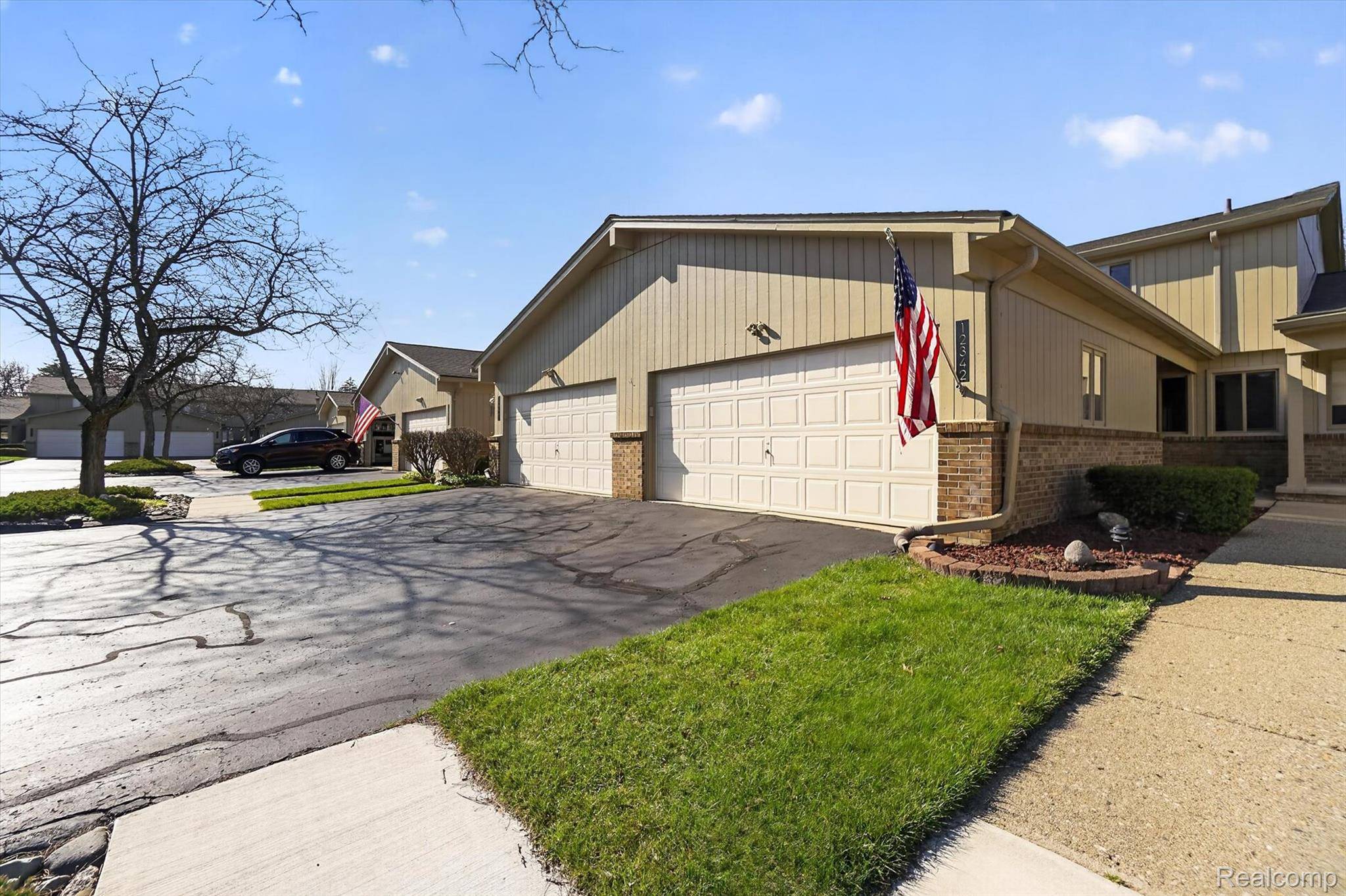12342 Pinecrest DR, Plymouth Charter Township, MI 48170