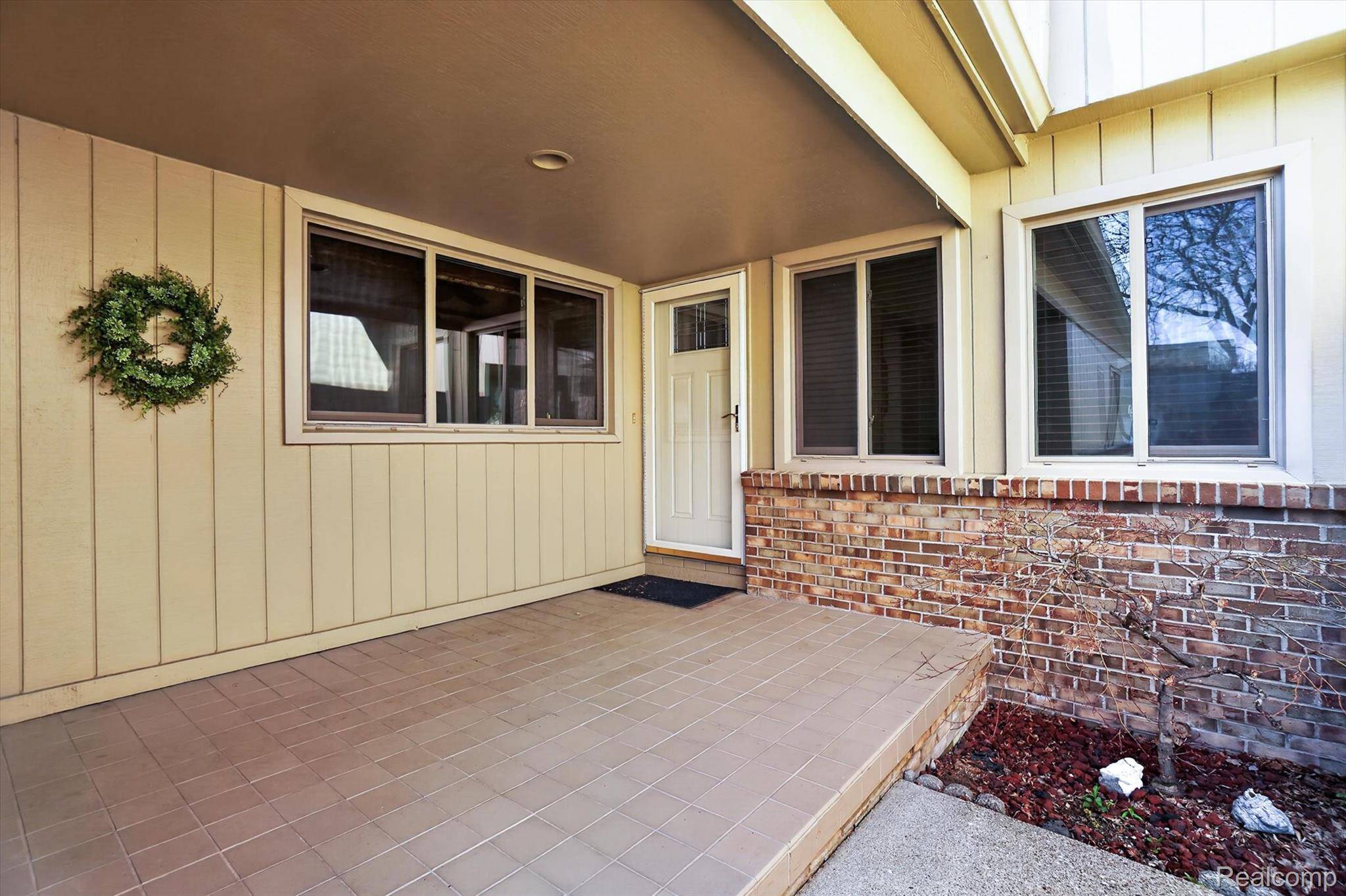 12342 Pinecrest DR, Plymouth Charter Township, MI 48170