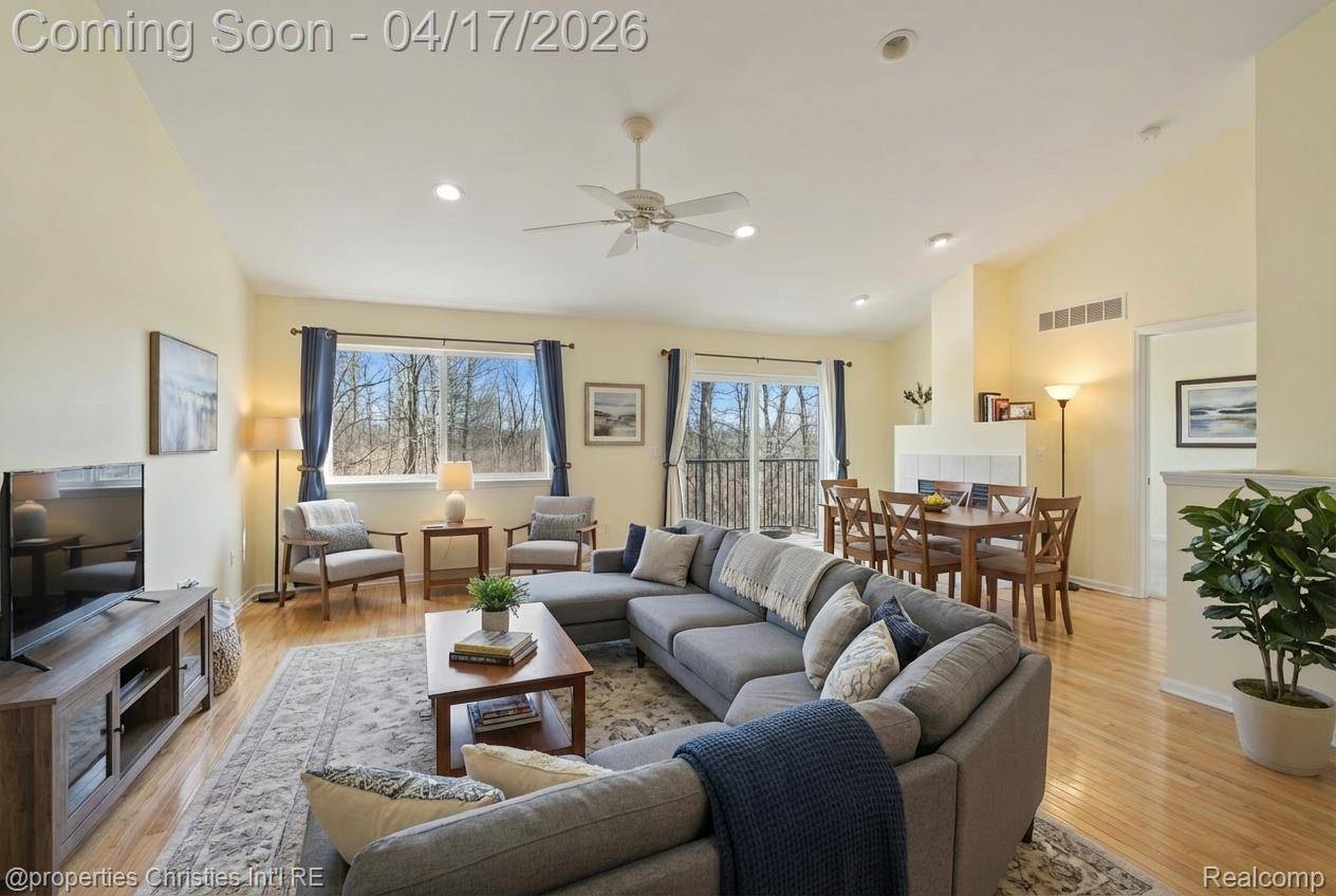 30674 Ardmore CT, Novi, MI 48377