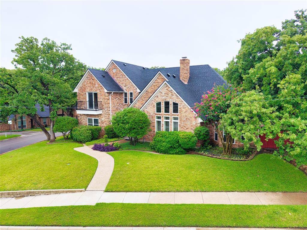 6512 Shorewood Drive, Arlington, TX 76016