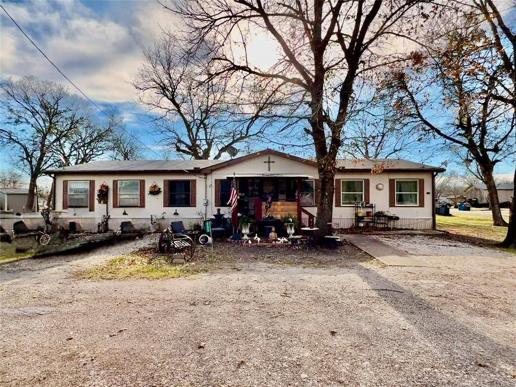 205 Hamilton Street, Bynum, TX 76631