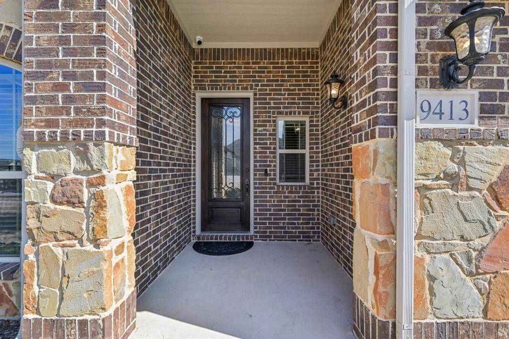 9413 Lakeway Drive, Argyle, TX 76226