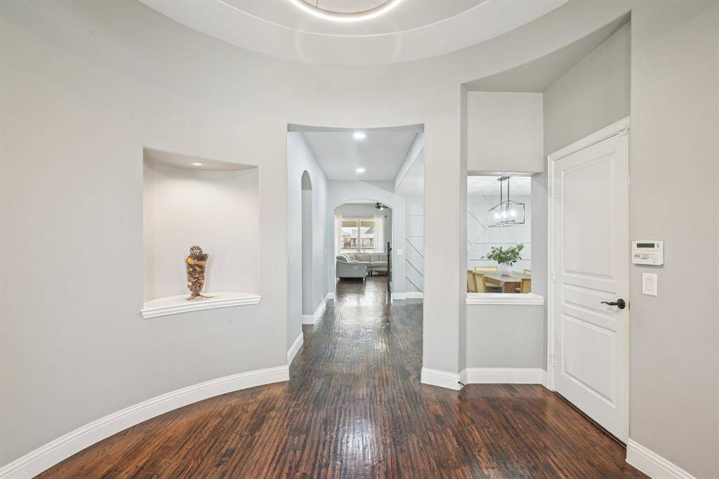 9413 Lakeway Drive, Argyle, TX 76226