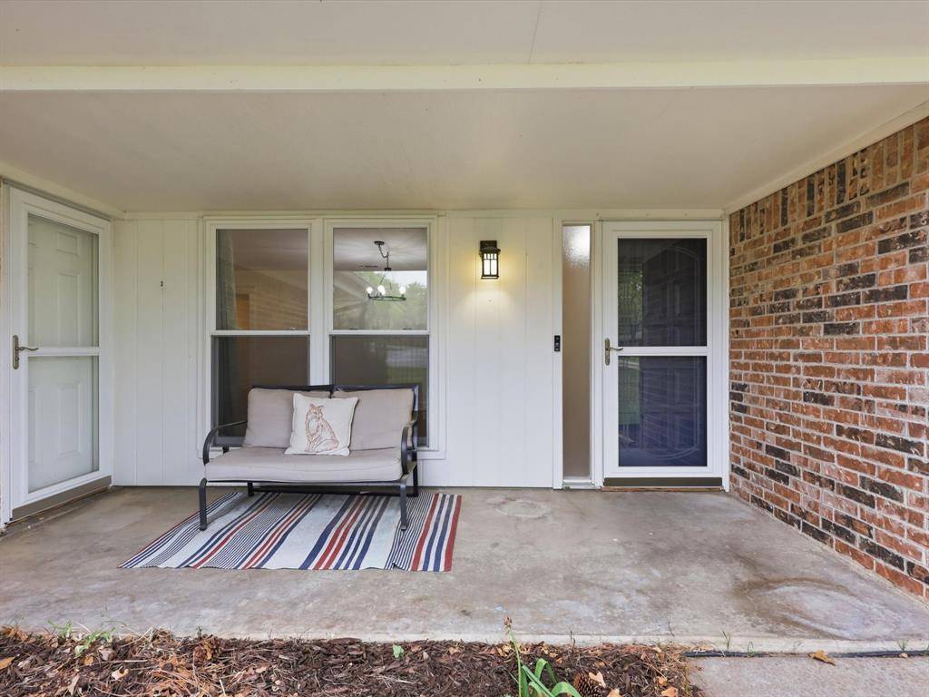 209 Valley View Court, Azle, TX 76020