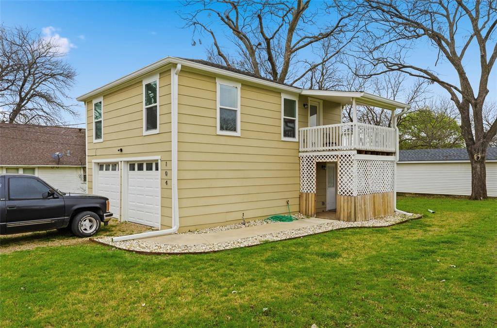 104 N Givins Street, Hillsboro, TX 76645