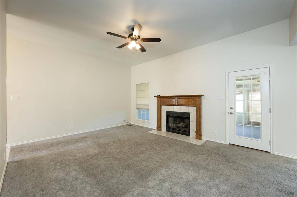 313 Pear Tree Place, Denton, TX 76207