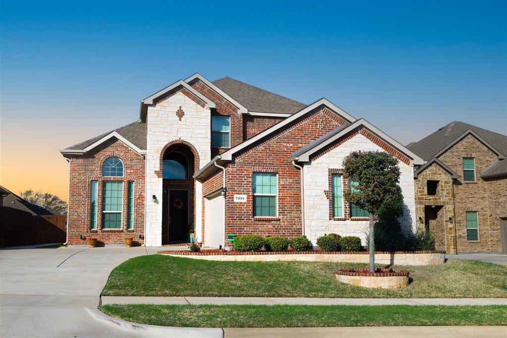 7804 Azure Way, Arlington, TX 76001