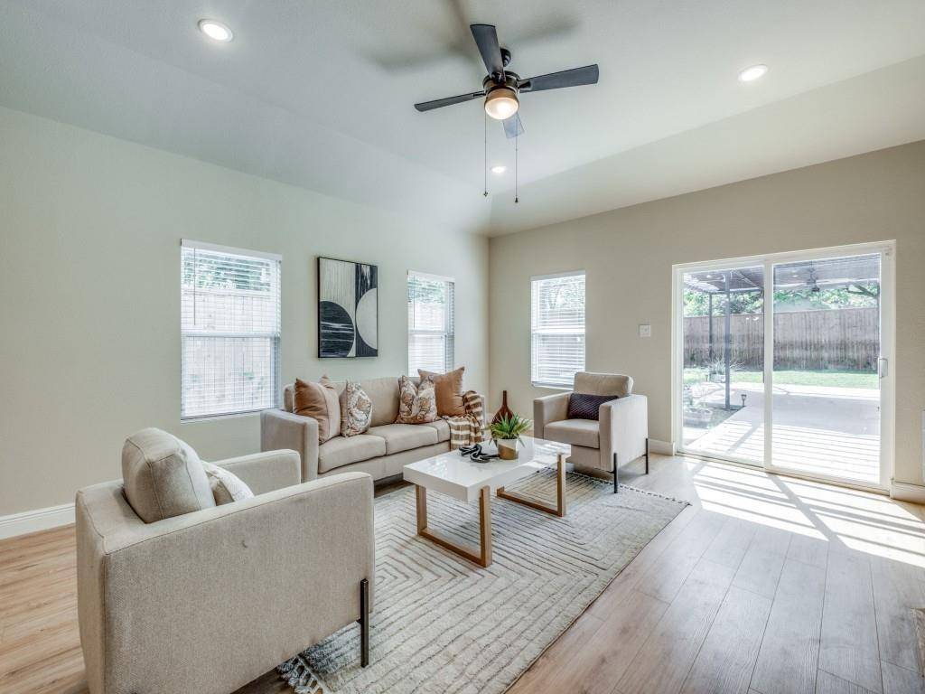 929 S Marlborough Avenue, Dallas, TX 75208