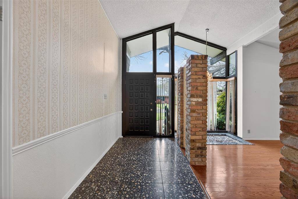 2907 Glasgow Drive, Arlington, TX 76015