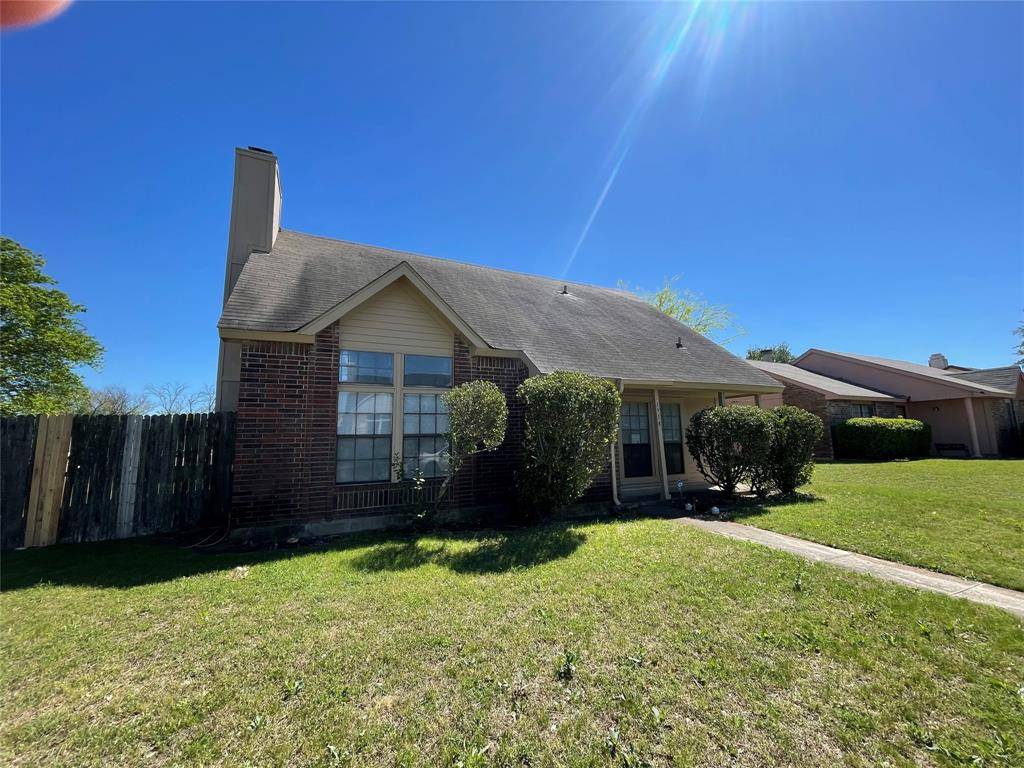 1218 Greenbriar Lane, Lancaster, TX 75146