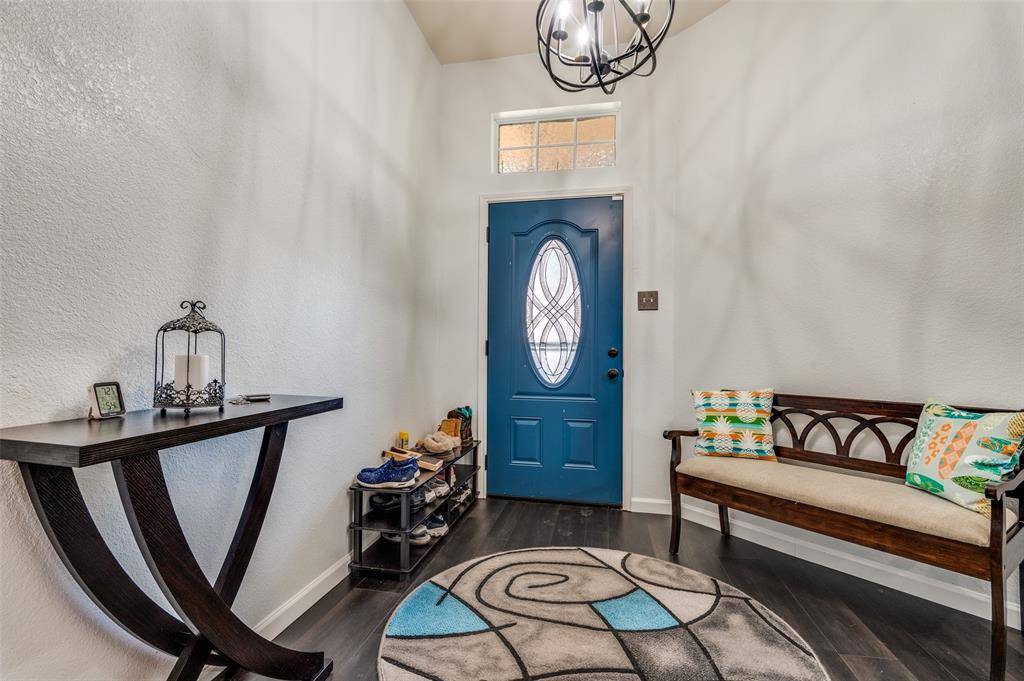 805 E Huitt Lane, Euless, TX 76040