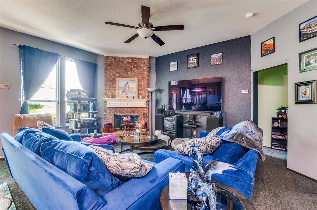 805 E Huitt Lane, Euless, TX 76040