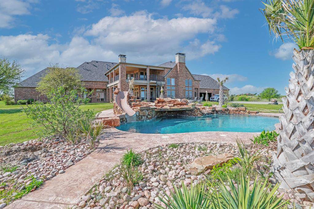 1200 McReynolds, Sanger, TX 76266