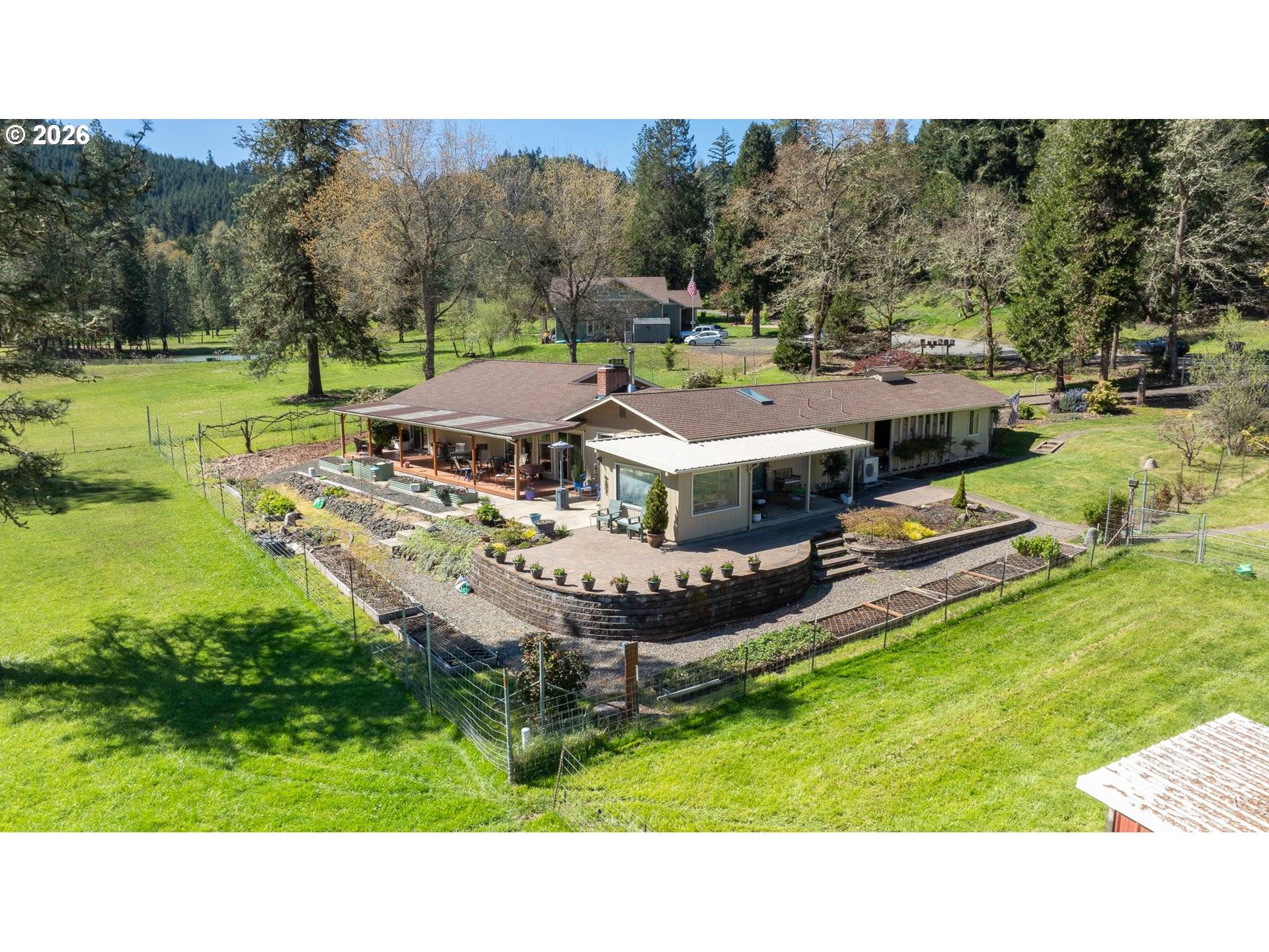 1868 LARSON RD, Roseburg, OR 97471