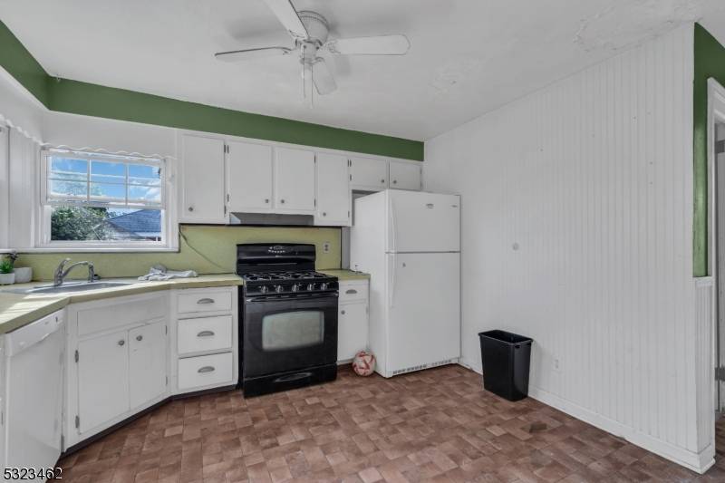 2801 Dewitt Ter, Linden City, NJ 07036