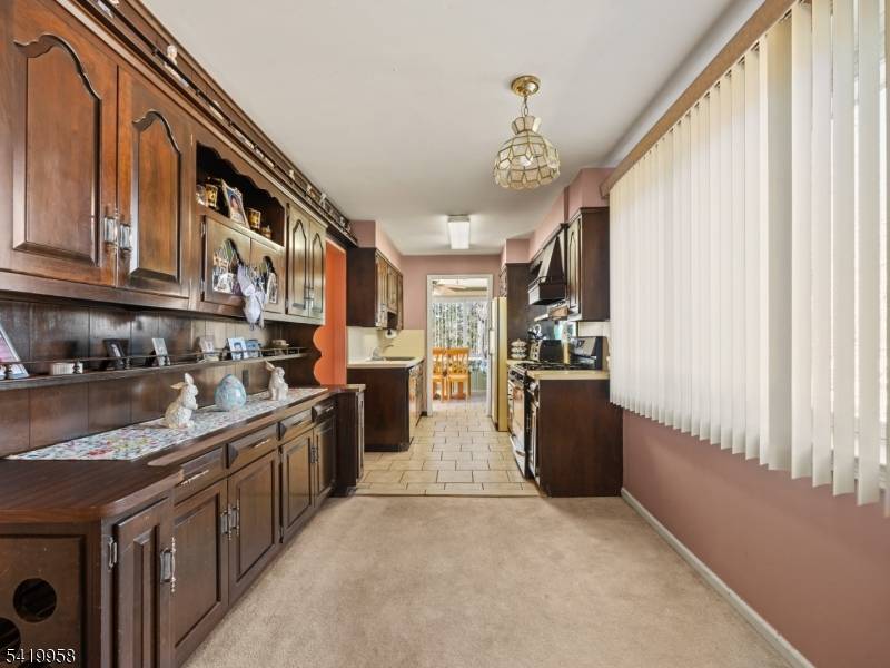 544 Goffle Hill Rd, Hawthorne Boro, NJ 07506