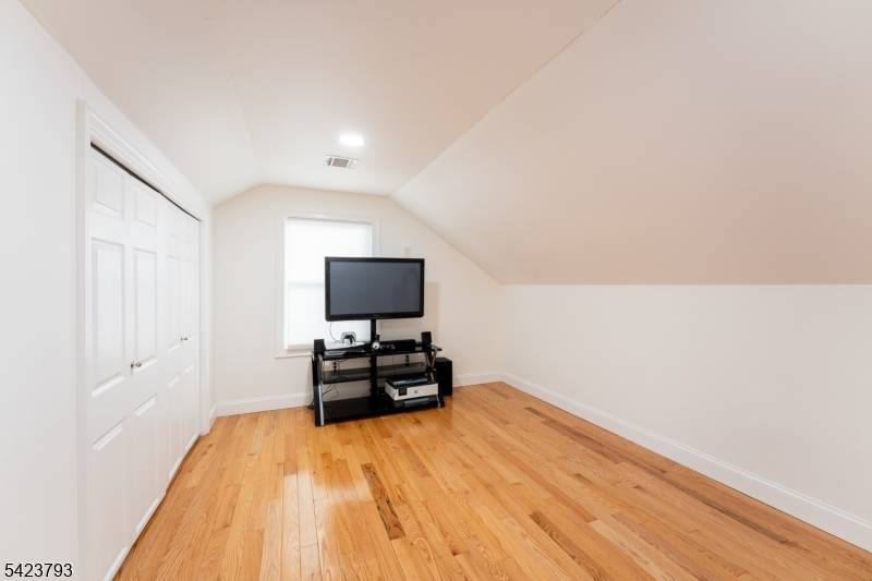 144 Silleck St, Clifton City, NJ 07013