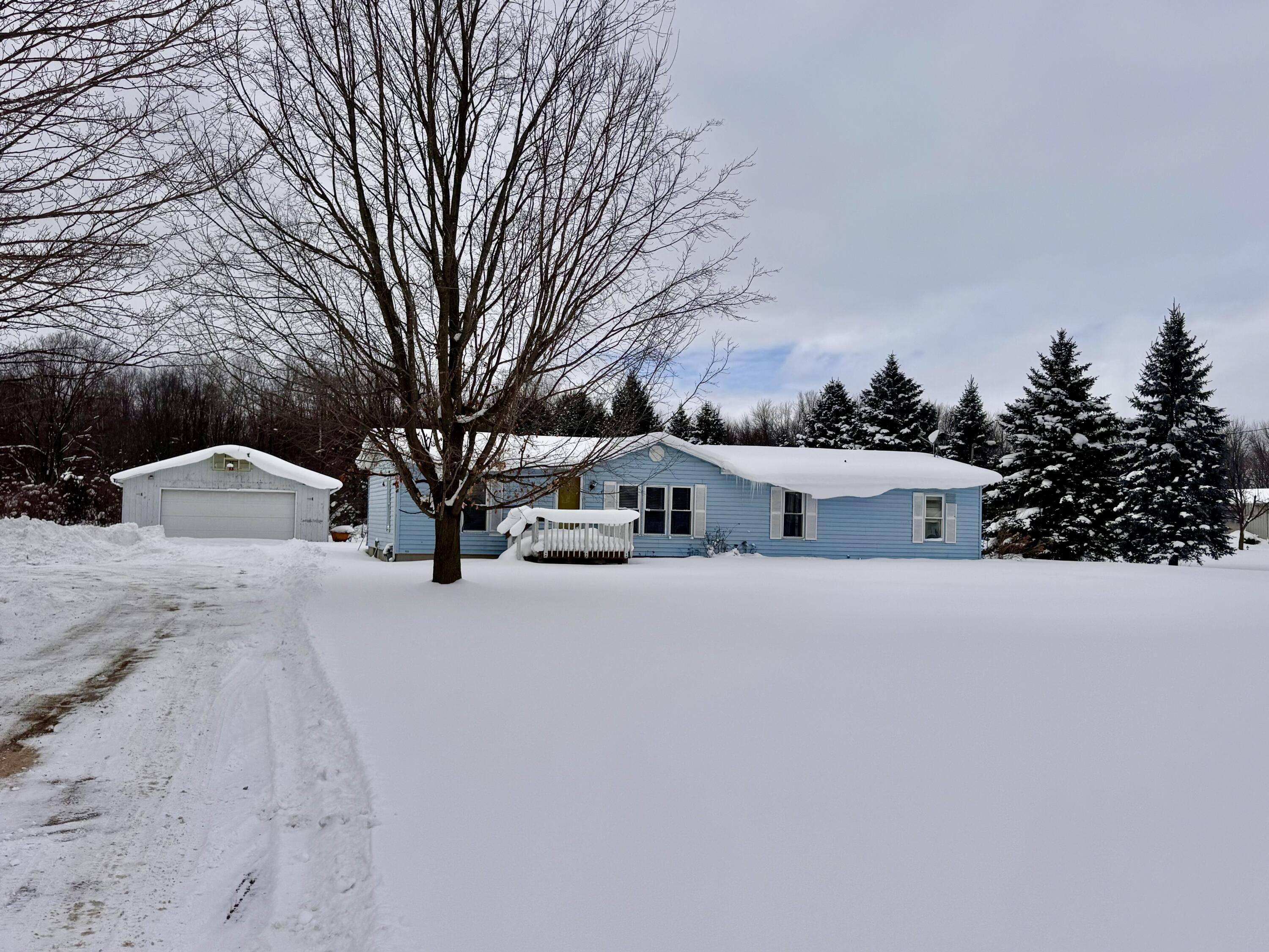 3899 Fruit Ridge AVE NW, Alpine Twp, MI 49544