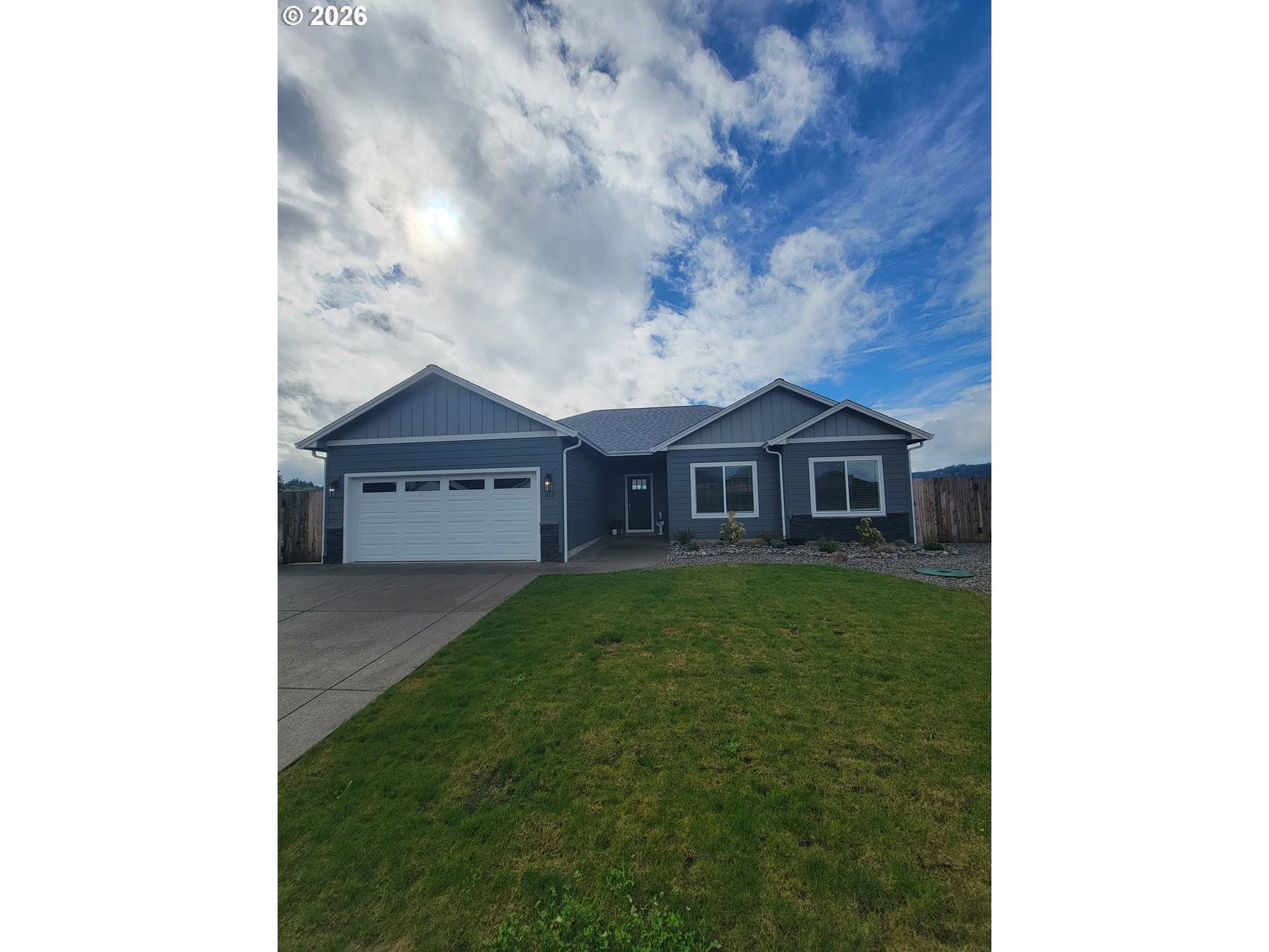 912 MEDINA AVE, Sutherlin, OR 97479
