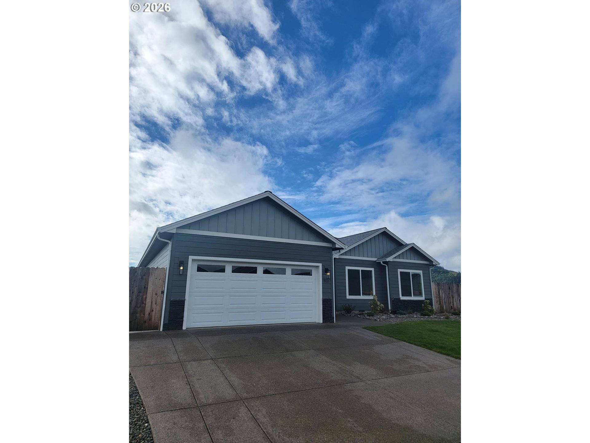 912 MEDINA AVE, Sutherlin, OR 97479