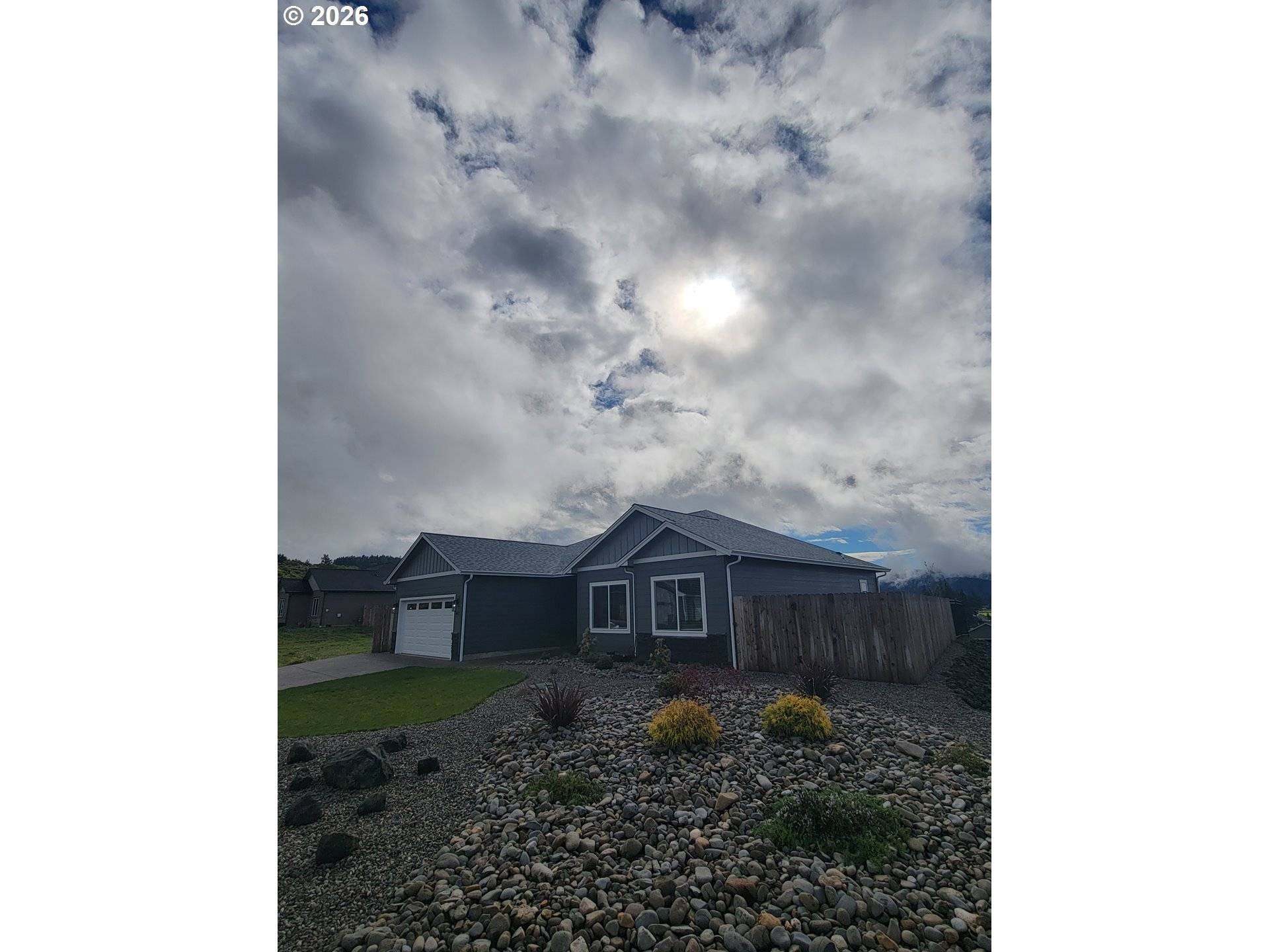 912 MEDINA AVE, Sutherlin, OR 97479