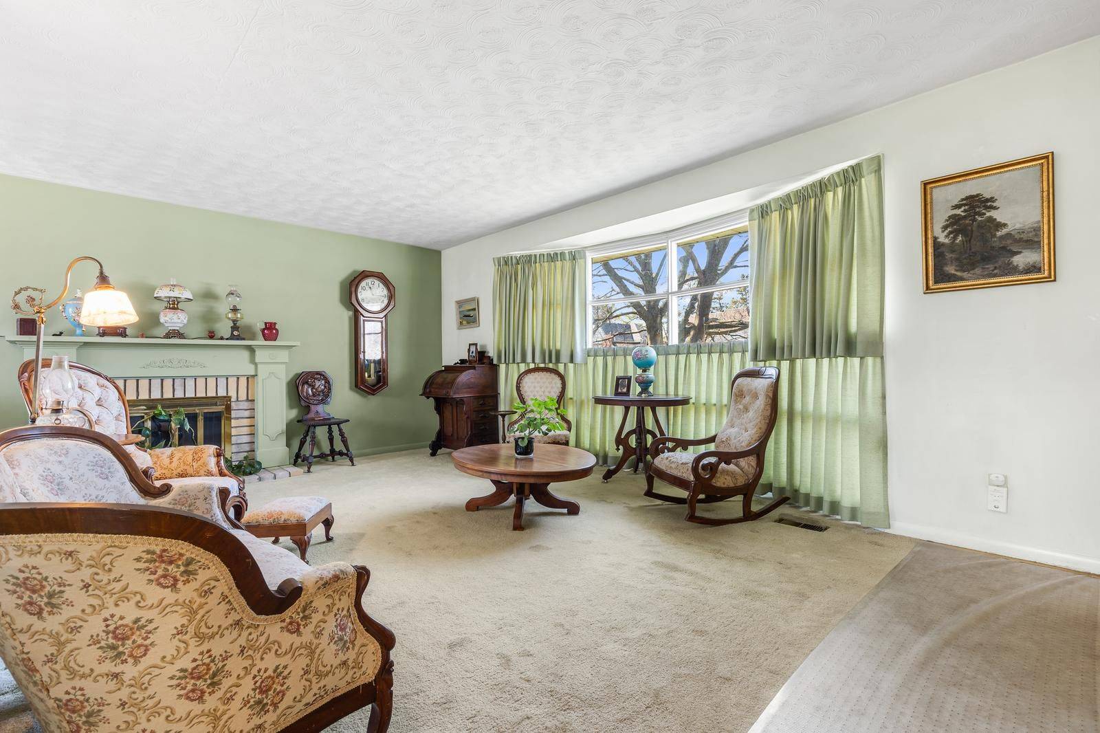 227 Sandwell DR, Oakville, ON L6L 4P3