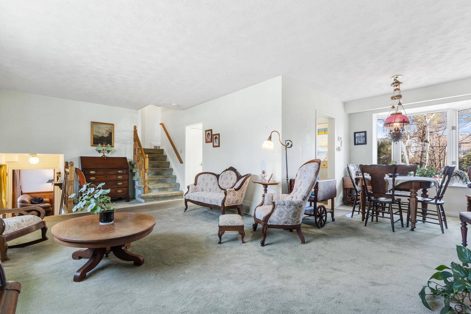 227 Sandwell DR, Oakville, ON L6L 4P3