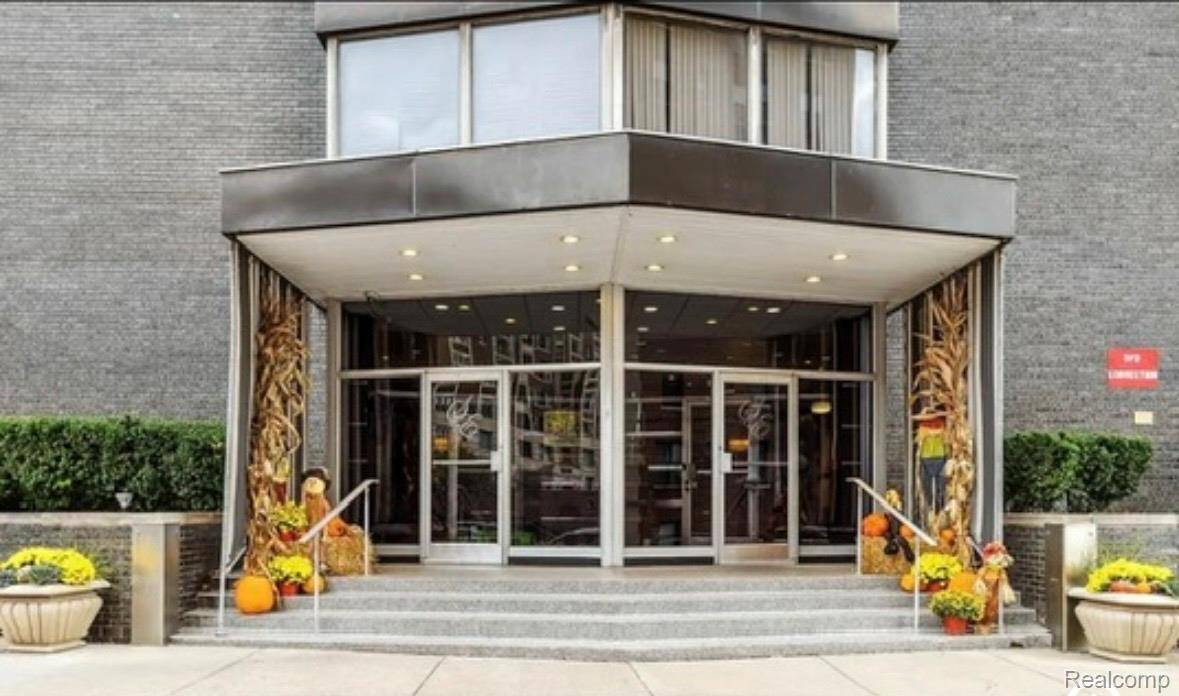 8200 Jefferson AVE E #803, Detroit, MI 48214