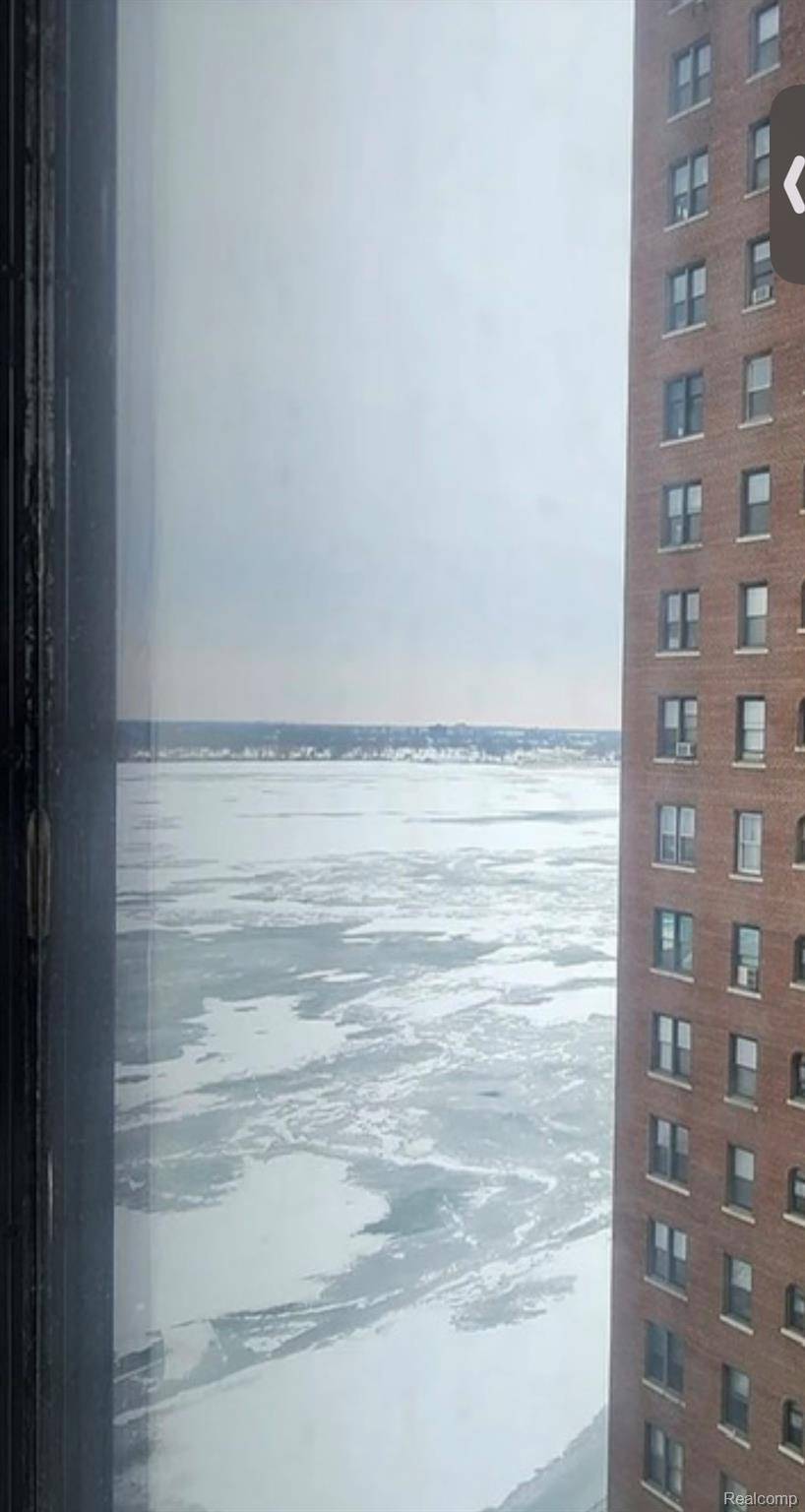 8200 Jefferson AVE E #803, Detroit, MI 48214