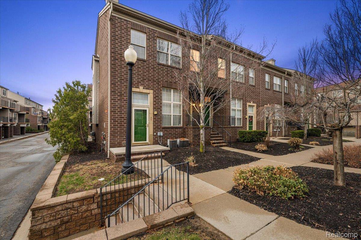 43 Georgetown CT, Dearborn, MI 48126